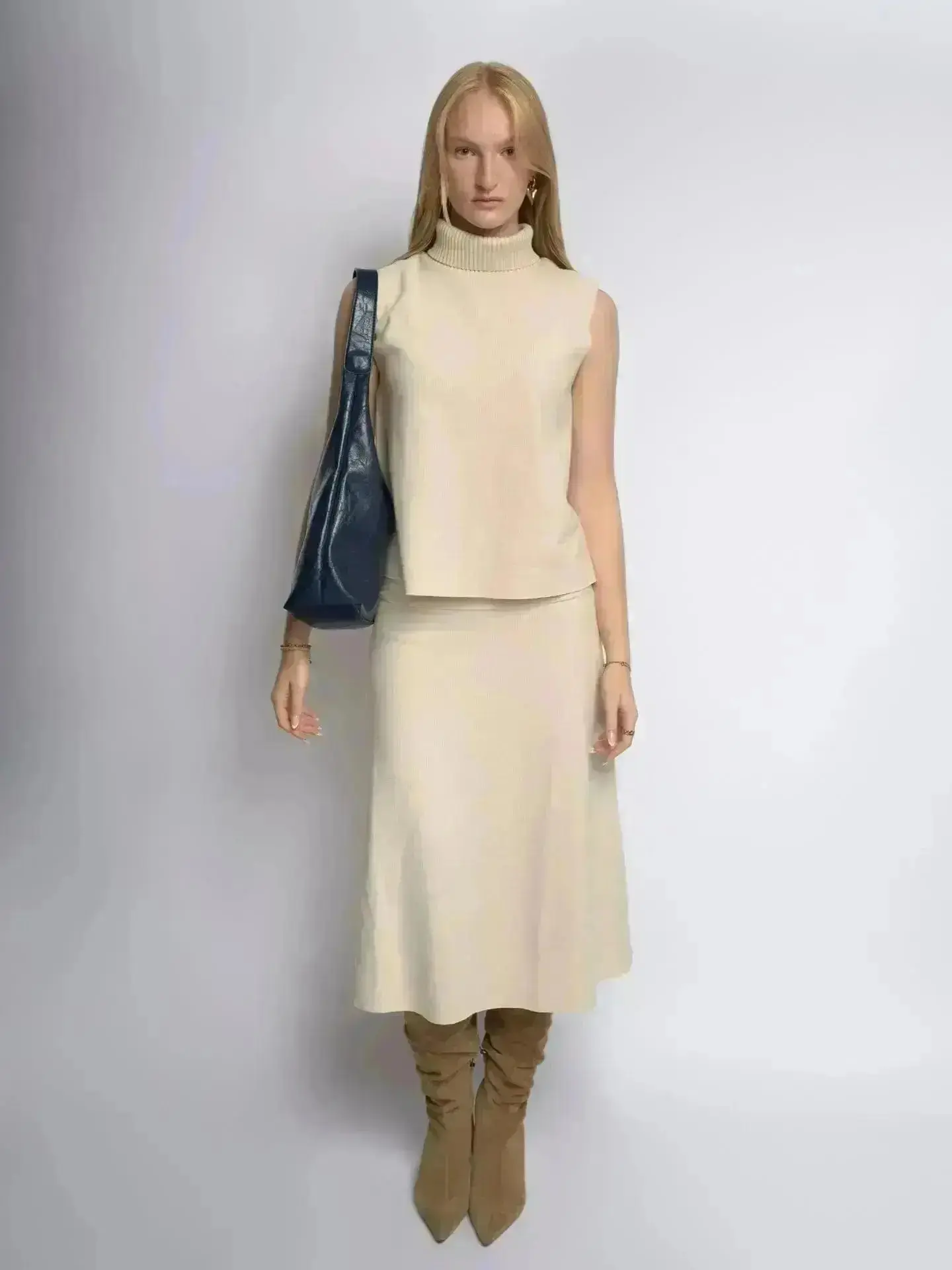 Scarlett Distressed Leather Tote - Image 115