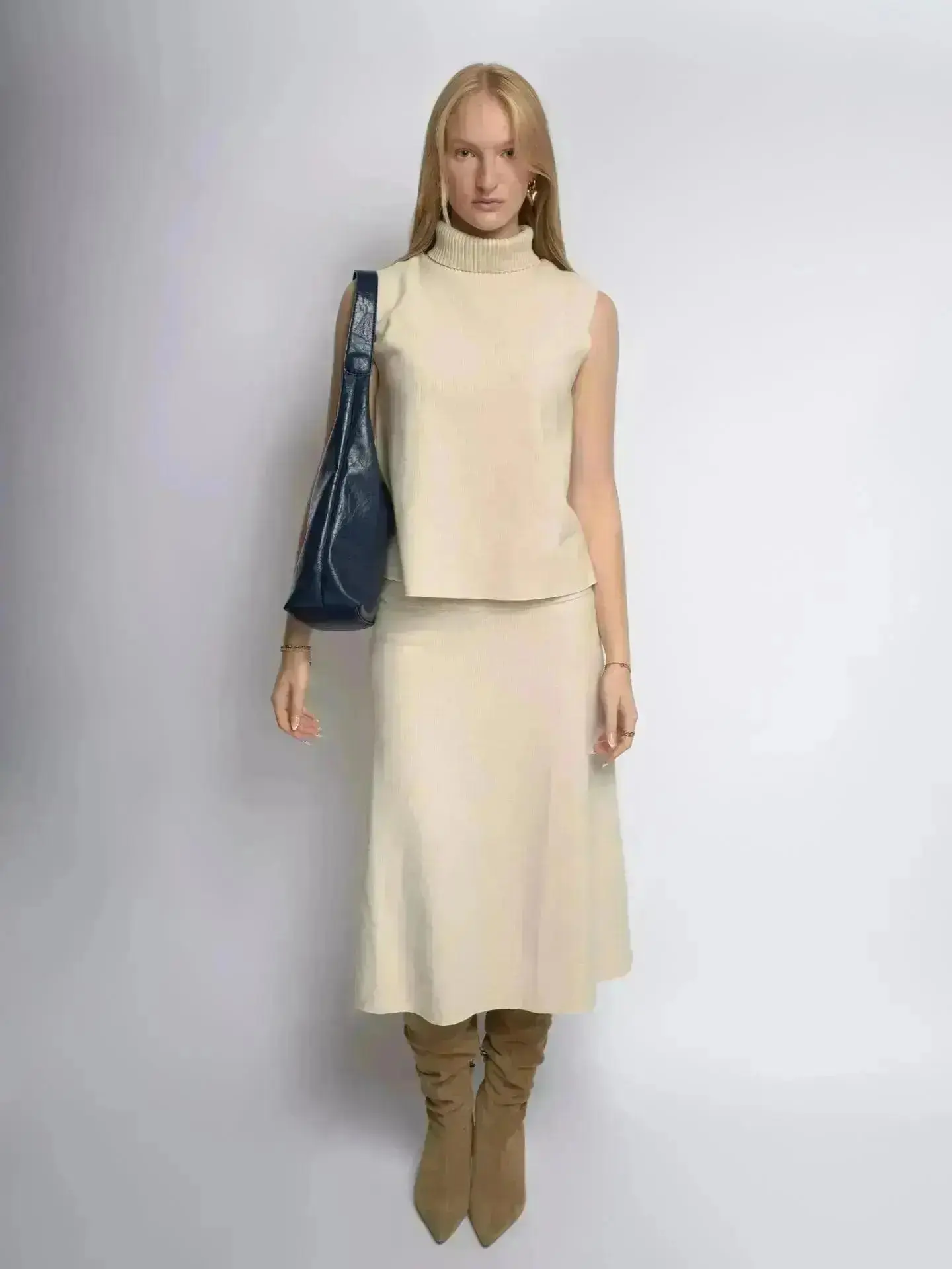 Scarlett Distressed Leather Tote - Image 37