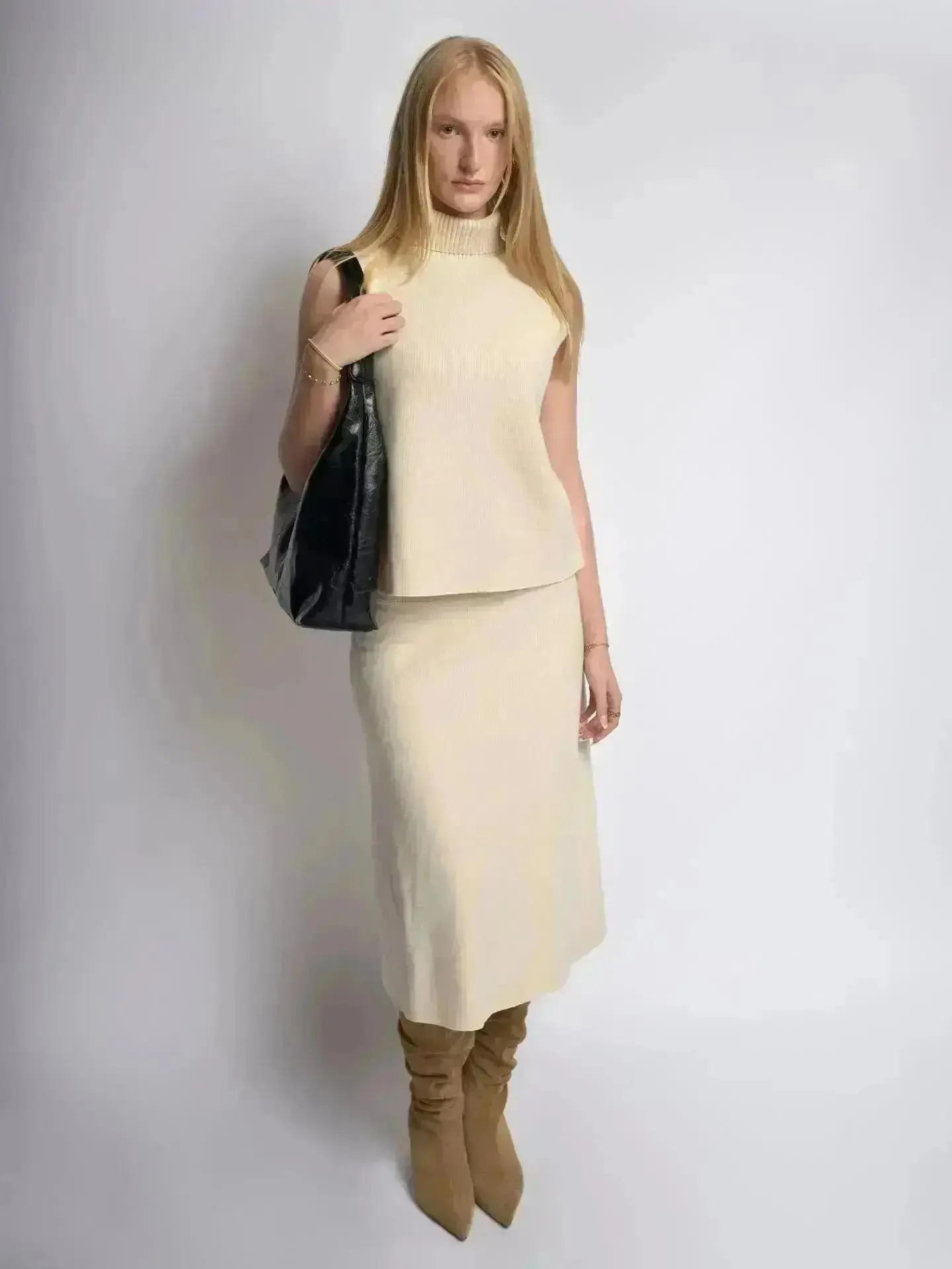 Scarlett Distressed Leather Tote - Image 74