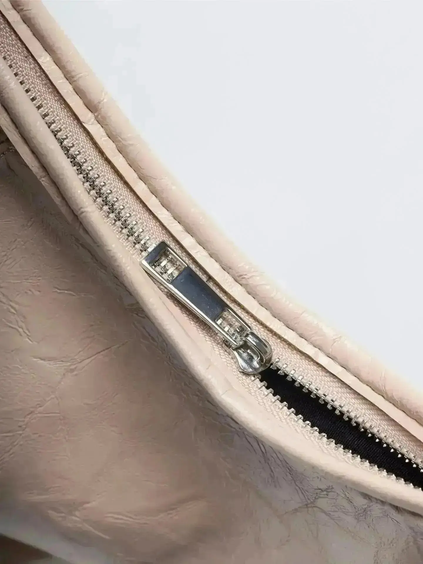 Scarlett Distressed Leather Tote - Image 87