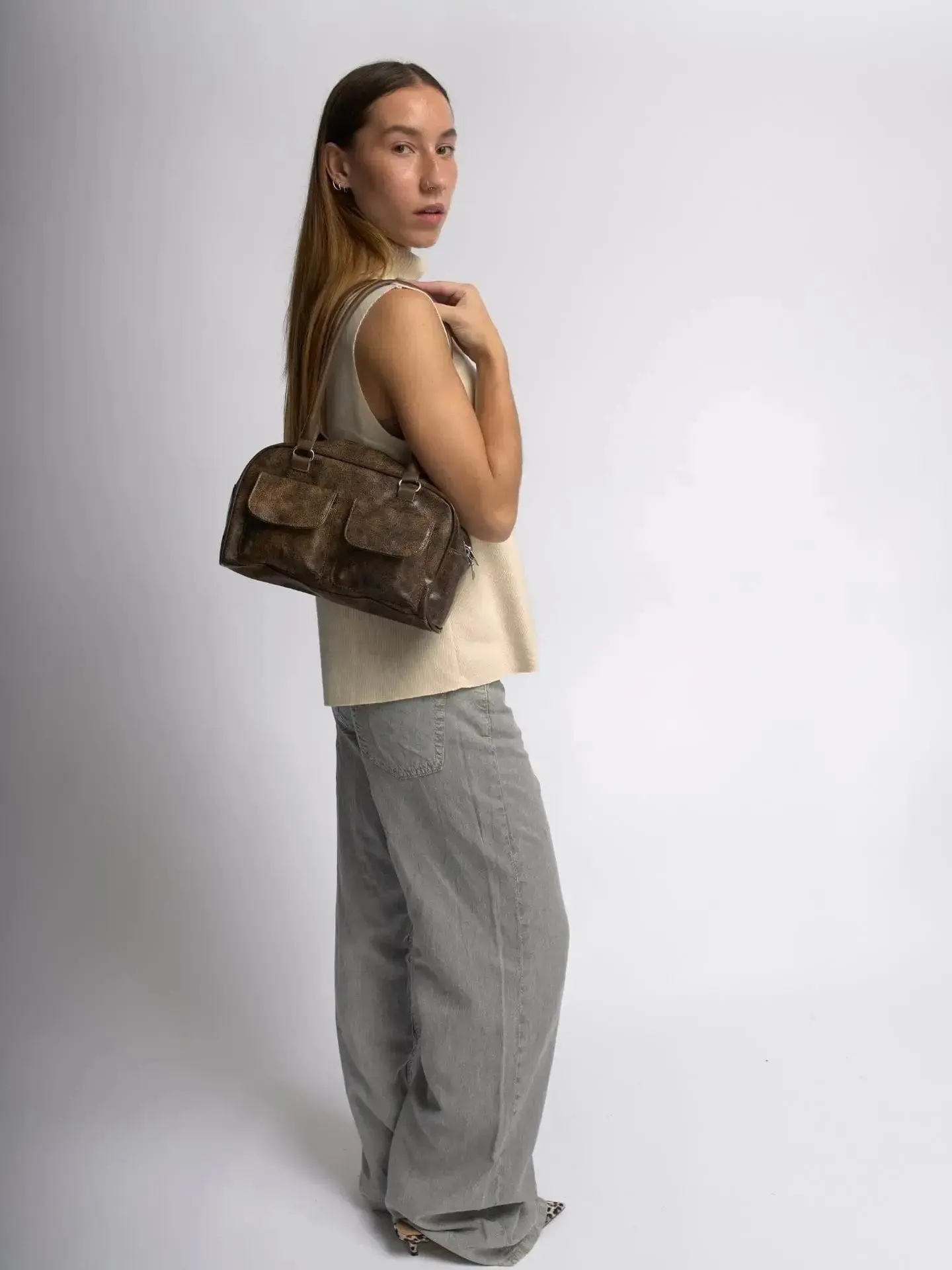 Sleek Distressed Leather Carry - Image 6